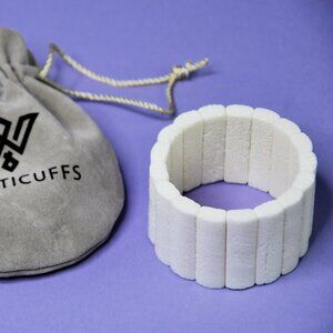 NWOT - Wristicuffs Tropical White Coral Stretch Cuff Bracelet FOR LARGE WRISTS